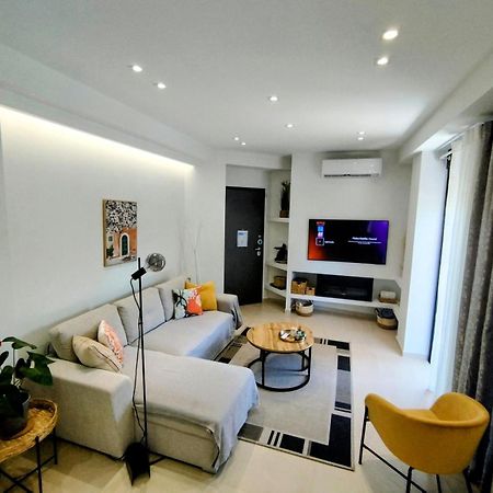Floral Home 1 - Ground Floor Apt With Courtyard And Private Parking! Athens Exterior photo