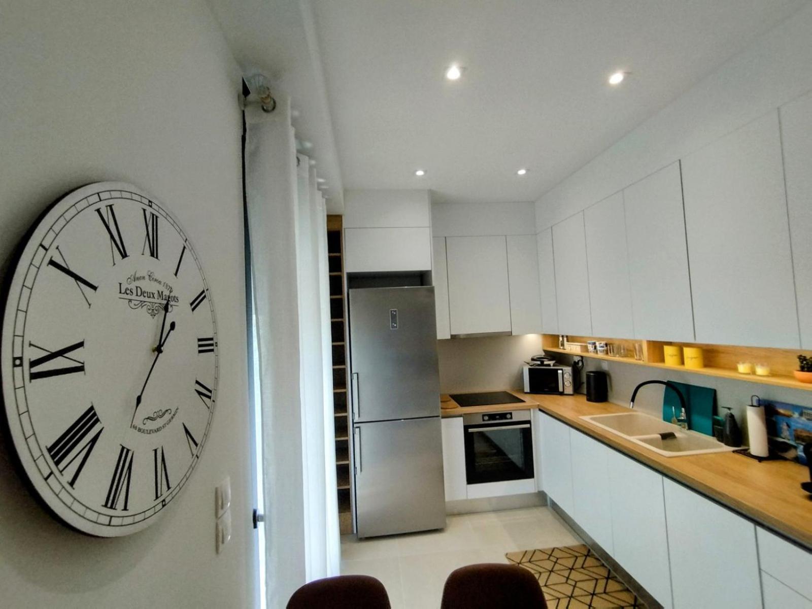 Floral Home 1 - Ground Floor Apt With Courtyard And Private Parking! Athens Exterior photo