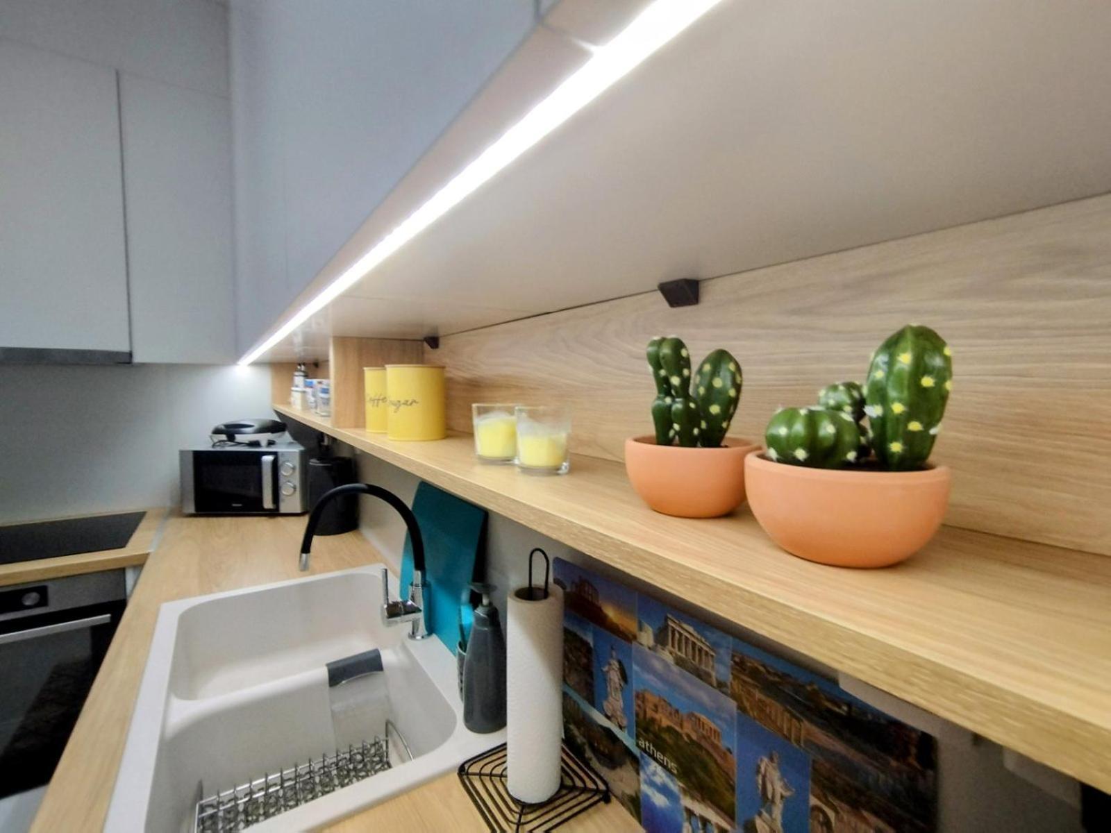 Floral Home 1 - Ground Floor Apt With Courtyard And Private Parking! Athens Exterior photo