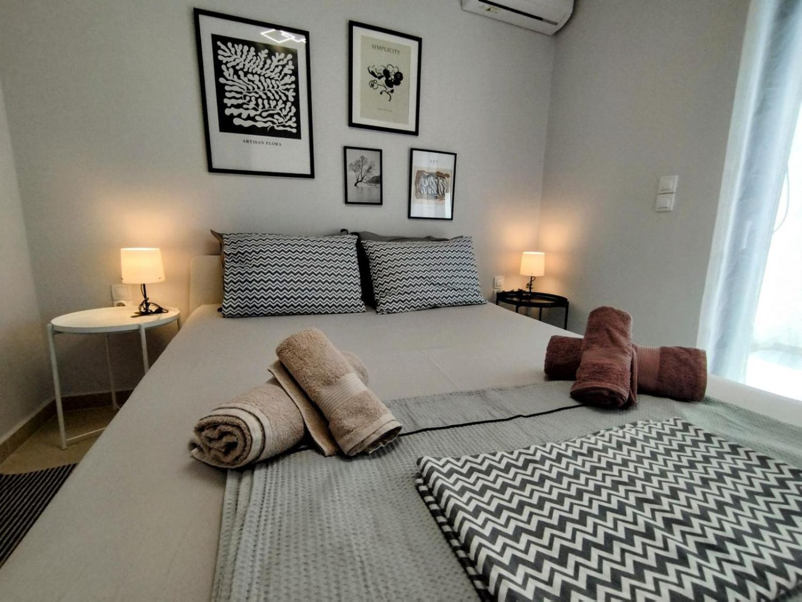 Floral Home 1 - Ground Floor Apt With Courtyard And Private Parking! Athens Exterior photo