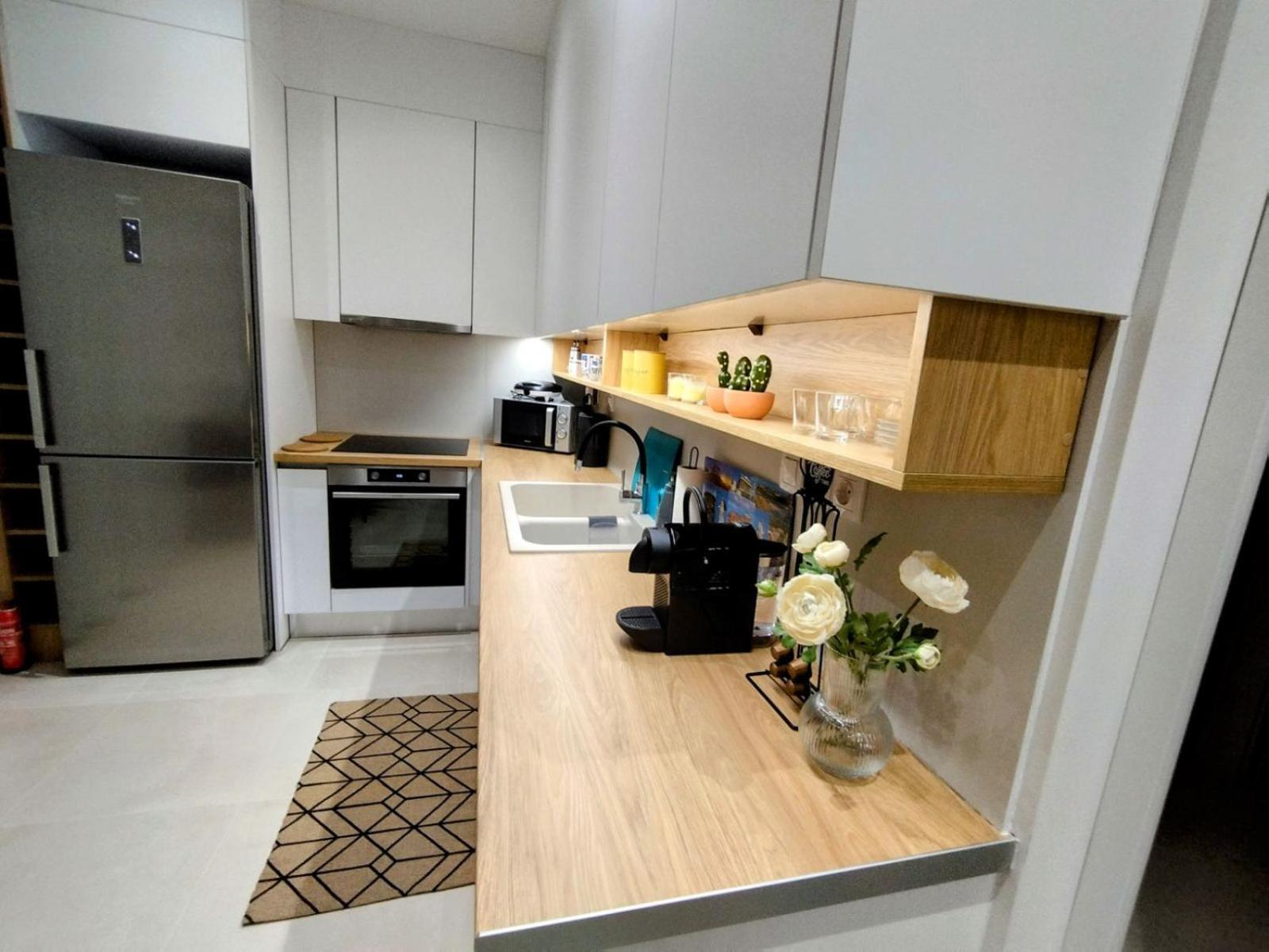 Floral Home 1 - Ground Floor Apt With Courtyard And Private Parking! Athens Exterior photo