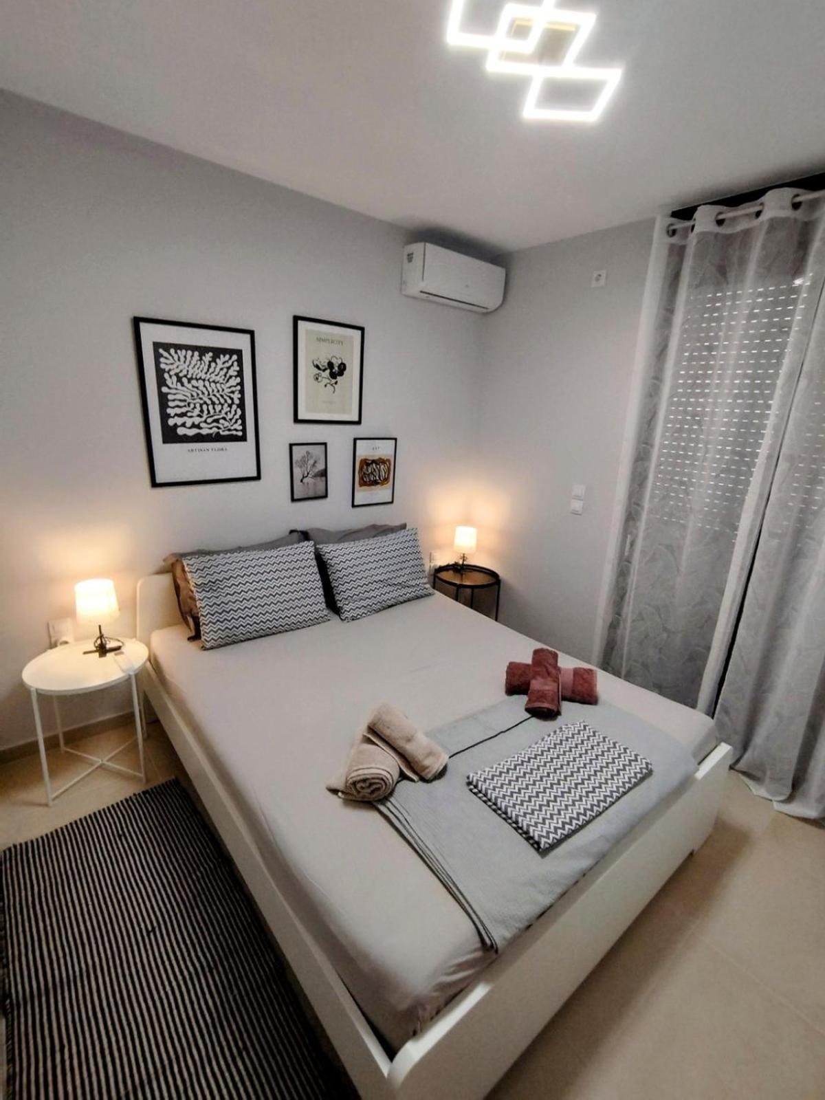 Floral Home 1 - Ground Floor Apt With Courtyard And Private Parking! Athens Exterior photo