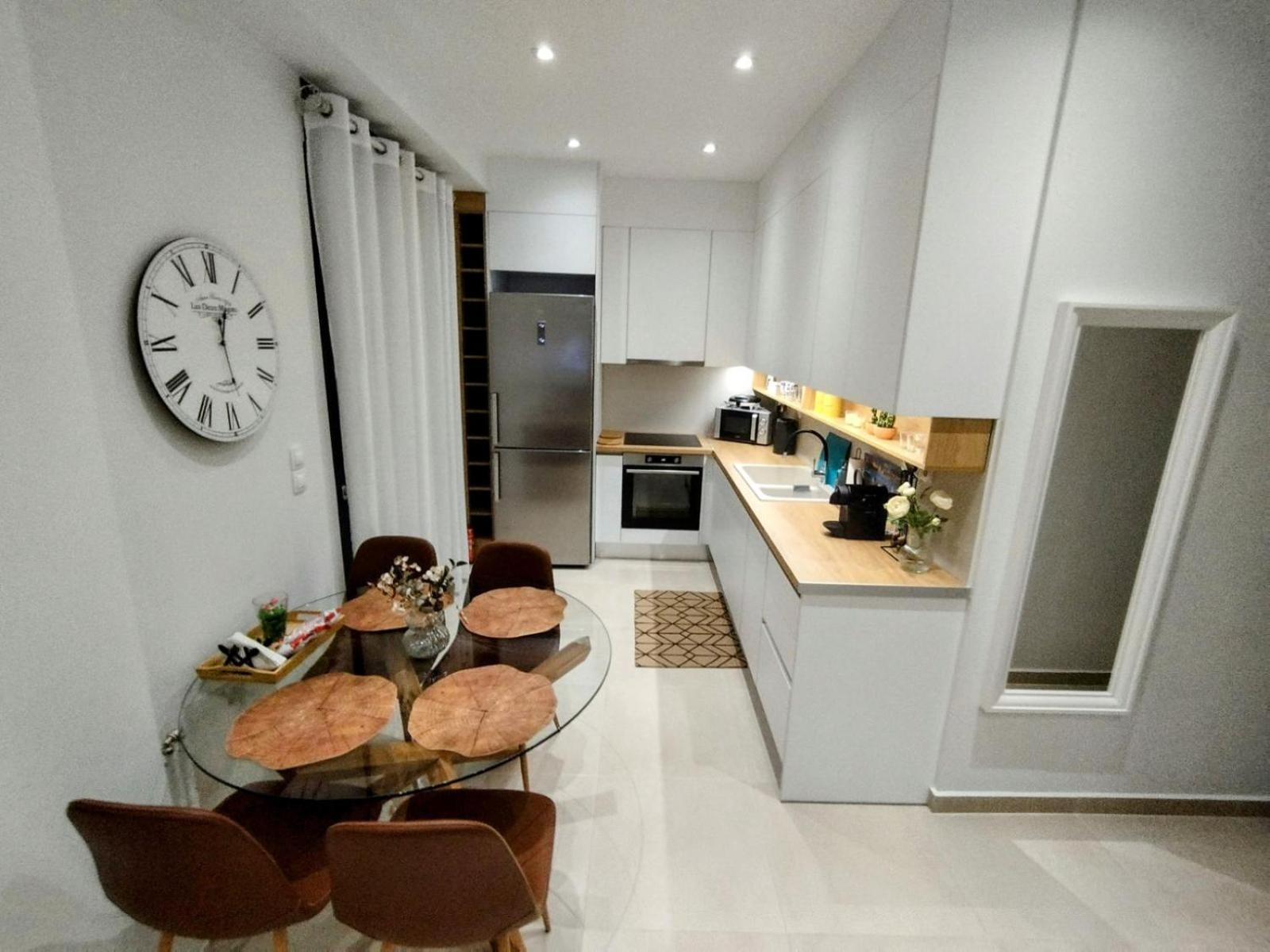 Floral Home 1 - Ground Floor Apt With Courtyard And Private Parking! Athens Exterior photo