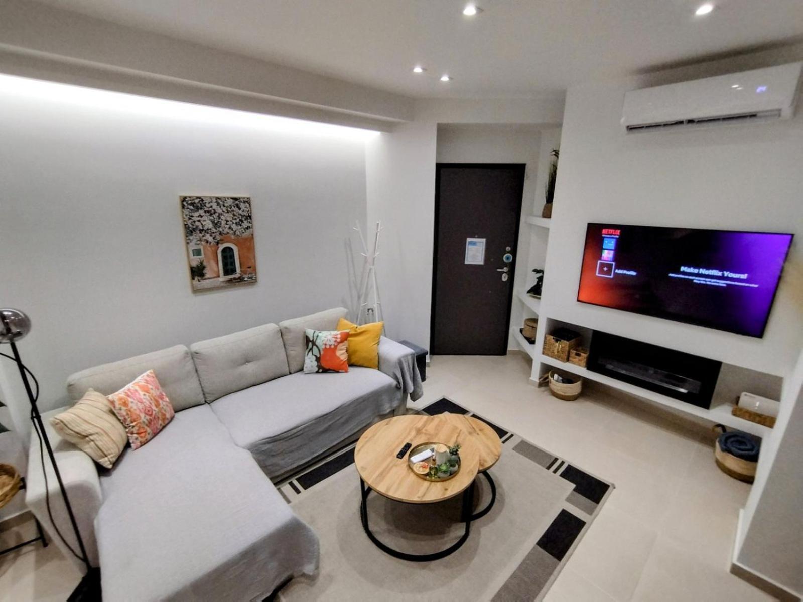 Floral Home 1 - Ground Floor Apt With Courtyard And Private Parking! Athens Exterior photo